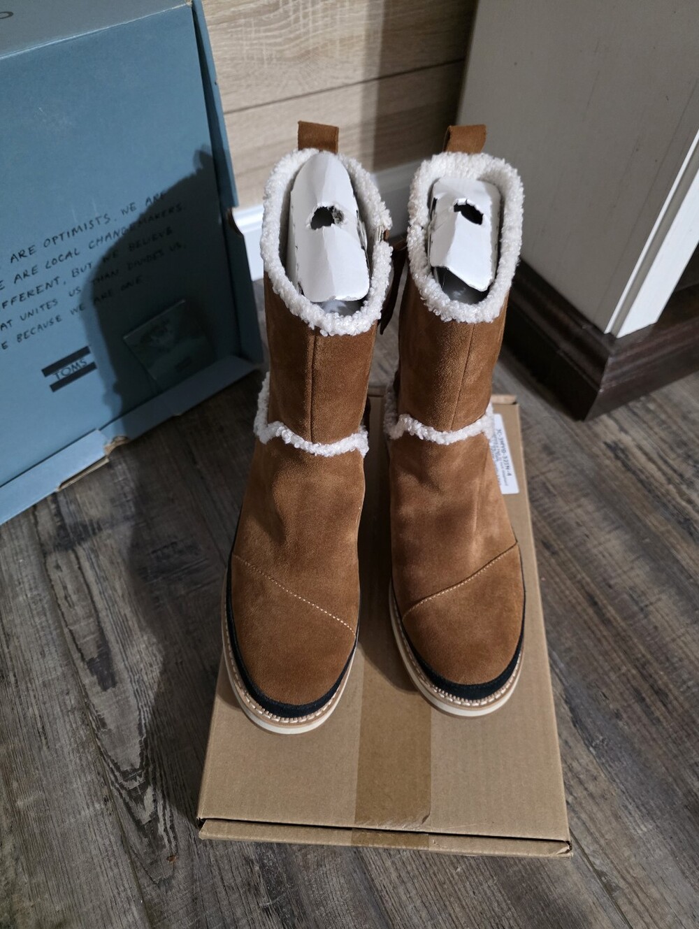 Toms Women's Tan Faux-Shearling Suede Boot